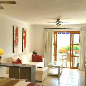 Lovely Cristianos Heated Pool Apartment